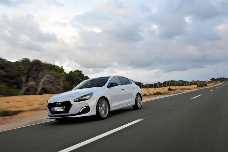  Hyundai i30 Fastback (PD) 2017 года  (WW) (фото 27 из 51)